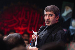 فیلم/ شب عاشورا با نوای محمد رضا طاهری در حضور رهبر انقلاب