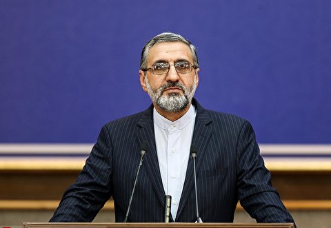 آیتالله رئیسی لیست اموال خود و خانوادهاش را به رهبر انقلاب اعلام کرد