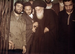 آیت الله شیرازی ملجأ و پناهگاه انقلابیون در مشهد بود