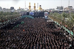 ‌بزرگ‌ترین نماز جماعت شیعی در مسیر نجف به کربلا اقامه می‌شود