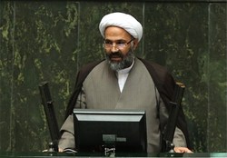 اعتراض حجت الاسلام پژمانفر درباره بی توجهی لاریجانی به تذکرات نمایندگان