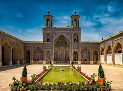 درهای بسته برخی از مساجد تاریخی شیراز؛ جای خالی تبلیغات در گردشگری مذهبی