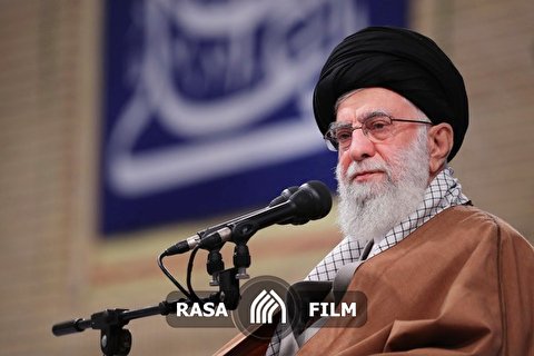 در عرصه جنگ نظامی و سیاسی و امنیتی، دشمن را عقب زدیم