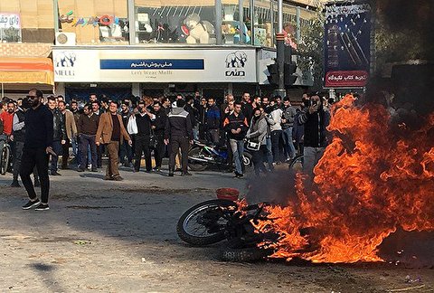 خشونتطلبان مسیر اعتراضات مردمی را منحرف کردند