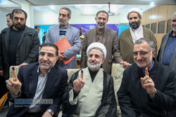 ثبت نام حجت الاسلام ذوالنور، زاکانی و امیرآبادی برای انتخابات مجلس