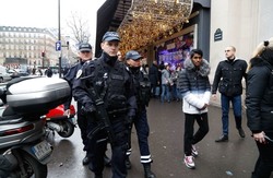 آیا هدف کارزار ماکرون، عاملان حادثه پاریس هستند یا مسلمانان؟