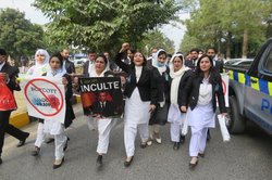 تظاهرات ضدفرانسوی حقوق دانان پاکستان و محکومیت شارلی ابدو