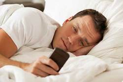 نگاه مختصر به صفحه گوشی تاثیری بر کیفیت خواب ندارد