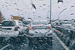 خطرات رانندگی در هوای بارانی