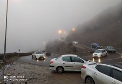 یکطرفه شدن جاده چالوس و ترافیک سنگین در محورهای هراز، فیروزکوه