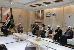 دیدار مدیر حوزه‌­های علمیه با برخی از اساتید ایرانی مقیم نجف + عکس