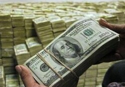 ریزش قیمت دلار با اعلام واریز پول بلوکه شده به حساب بانک‌های ایرانی