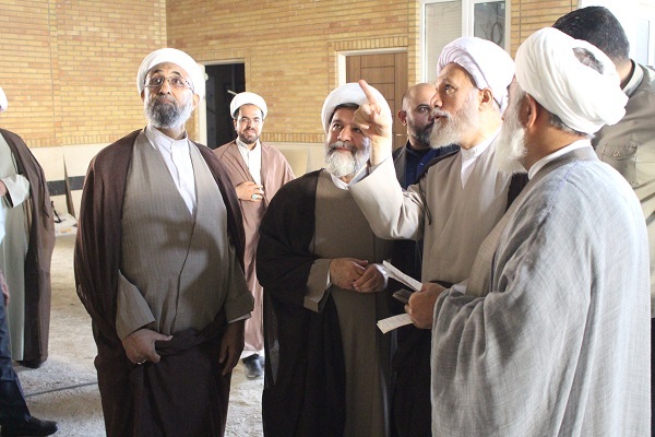 بازدید نماینده ولی فقیه در فارس از فاز 2 مدرسه علمیه امام کاظم شیراز+عکس