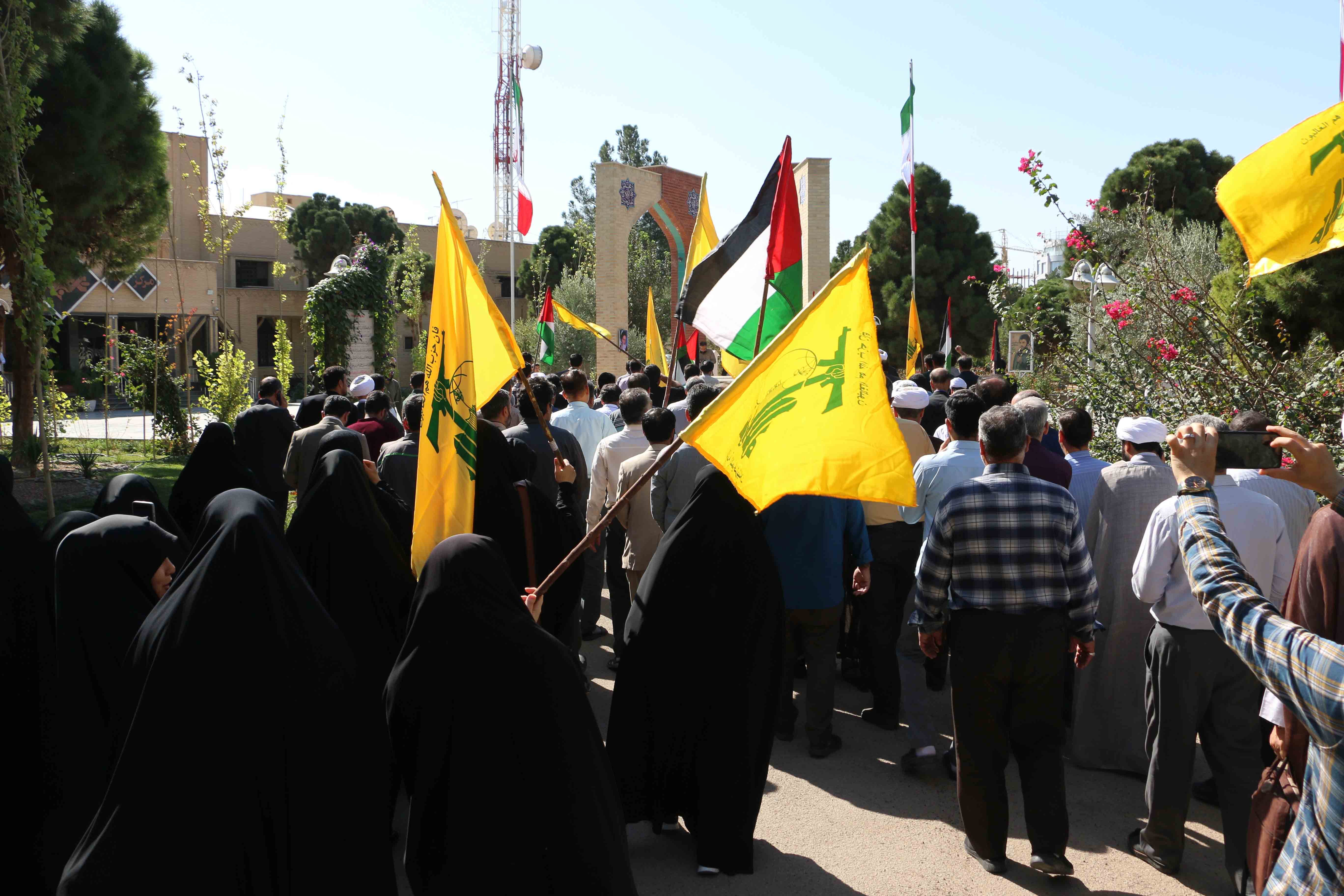 تجمع محکومیت رژیم صهیونیستی در مرقد شهدای صداوسیمای مرکز قم