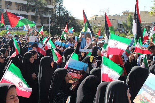 حضور گسترده روحانیت شیراز در تجمع مردمی انزجار از جنایت اسرائیل