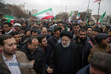 حضور حجت الاسلام والمسلمین رئیسی تولیت آستان قدس رضوی در راهپیمایی ۲۲ بهمن