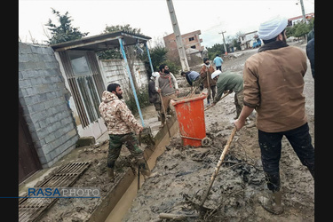 فعالیت طلاب در امداد رسانی به سیل زدگان در مازندران