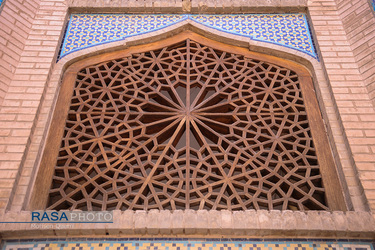 استفاده از هنر نجاری در مدرسه علمیه تاریخی حضرت امام صادق(ع) (مدرسه چهارباغ اصفهان)