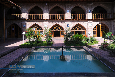 حوض میانسرا که در بنای تاریخی مدرسه علمیه حضرت ابوالحسن امیر المومنین (علیه السلام) آمل واقع است