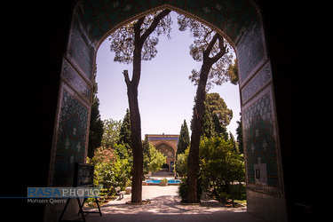 نمایی از داخل محراب و یکی از مدخل ها رو به میانسرا |حوزه علمیه صدر بازار اصفهان