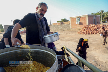 تهیه و توزیع روزانه بیش از ۲۰ هزار پرس غذا در مناطق محروم در دهه اول محرم