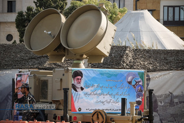 نمایشگاه یادمان ایثار در میدان بهارستان تهران