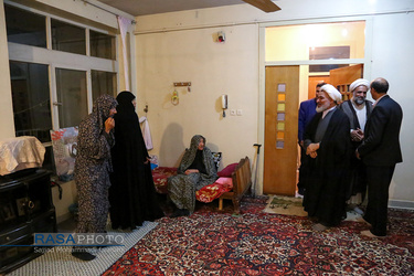 دیدار مدیر حوزه علمیه خواهران با خانواده طلبه شهیده فاطمه اسدیان