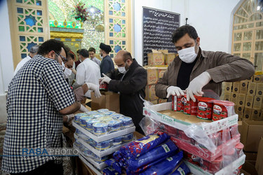 بسته بندی و توزیع ۱۵۰۰ بسته اقلام غذایی و بهداشتی در میان نیازمندان قم