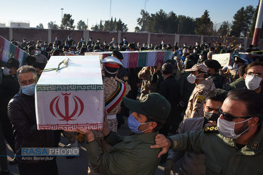 تشییع ۱۵ شهید دفاع مقدس در شیراز