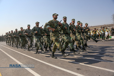 رژه نیروهای مسلح در قم