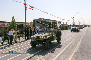 رژه نیروهای مسلح در قم