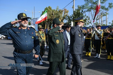 رژه نیروهای مسلح استان قم بمناسبت آغاز هفته دفاع مقدس
