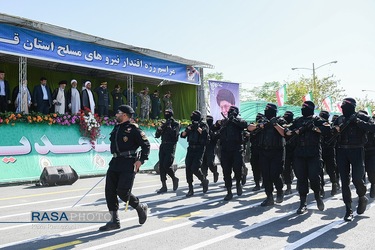 رژه نیروهای مسلح استان قم بمناسبت آغاز هفته دفاع مقدس