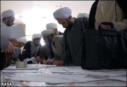 روحانیون تغذیه فکری می‌شوند