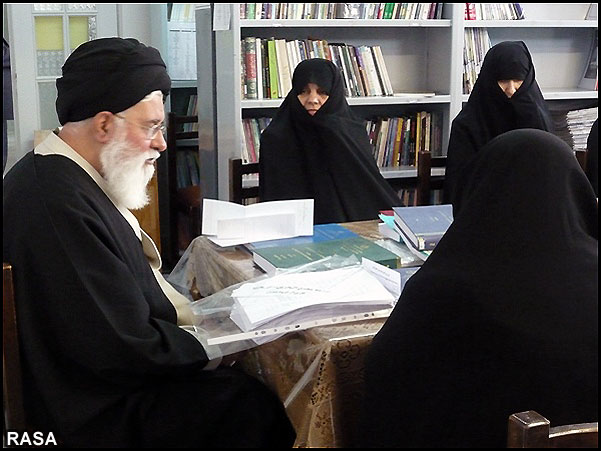 پژوهشگاه مدرسه علمیه نرجس مشهد راه اندازی شد