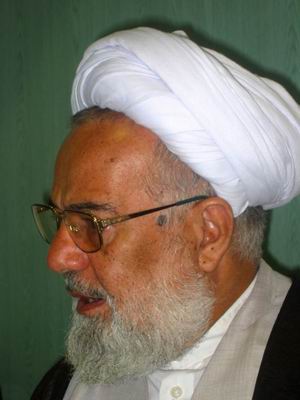 نهادهای فرهنگی کشور از ظرفیت بالای علمی و معنوی حوزه های علمیه استفاده کنند