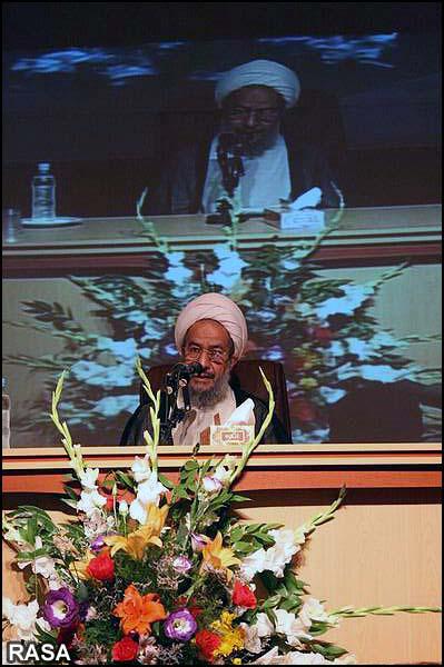 از اساتید نمونه جامعه الزهرای قم تقدیر به عمل آمد