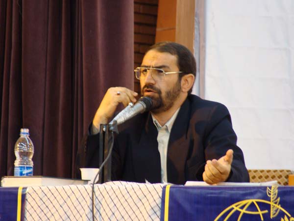 وظیفه هادیان سیاسی شناسایی و جلوگیری از انحرافات است