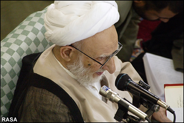 آیت الله بهجت از مدافعان حقیقی انقلاب و رهبر بود