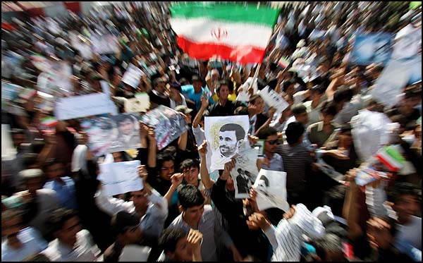 همایش بزرگ حامیان دکتر احمدی نژاد در غرب اهواز