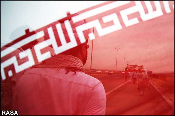 پياده روي جمعي از طلاب قمي به سمت تهران جهت شرکت در نماز جمعه تهران