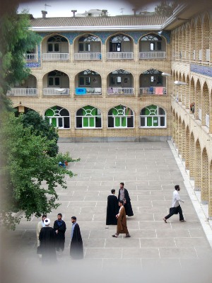 نخستین كتابخانه دیجیتالی مؤسسه تبیان در گیلان راه اندازی شد