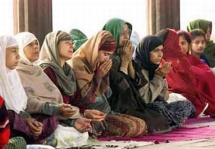 برپایی اولین دوره آموزشی احکام اسلامی مخصوص بانوان در برونئی