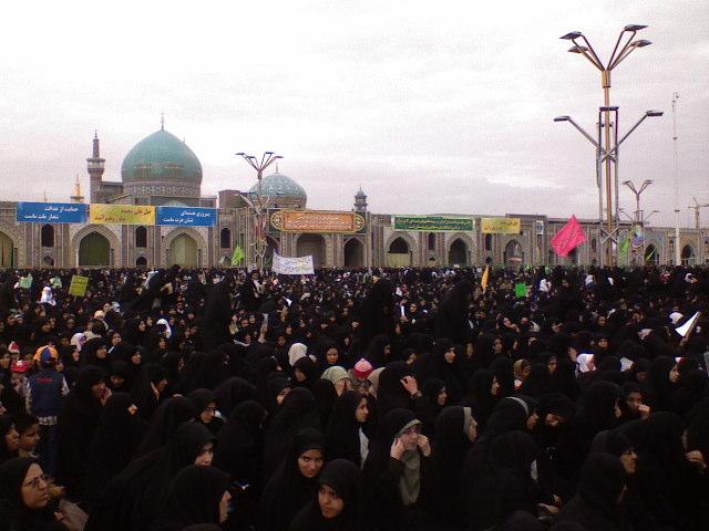 انقلاب اسلامی انحصارات استکبار را از بین برد
