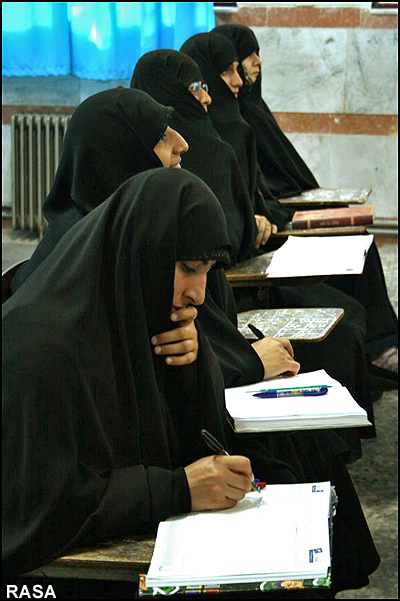 دوره پودمانی مسیحیت در مدرسه علمیه نرجس مشهد برگزار شد