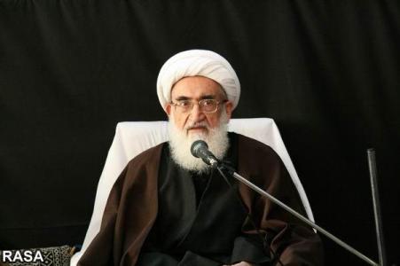 المرجع الدینی آیة الله نوری همدانی یزور محافظة سمنان<BR>
<BR>