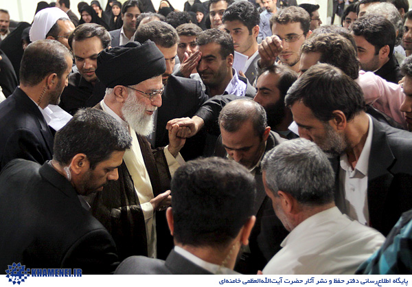 حاشیههای دیدار شاعران با رهبر معظم انقلاب
