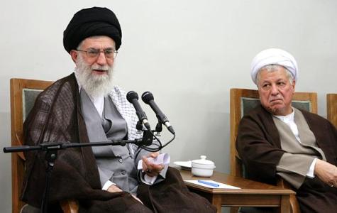 خواص متوجہ رہیں اپنے اظھارات یا اقدامات کو دشمنوں کے مقاصد کی تکمیل کا وسلیہ قرار نہ دیں / کبھی با فھم افراد کا سکوت اور کنارہ کشی فتنہ کو شعلہ ور ہونے میں مدد کرتا ہے