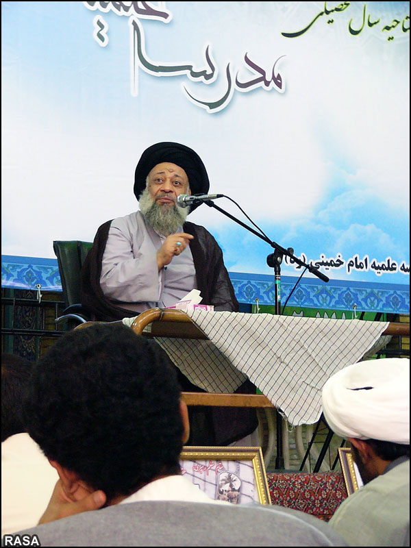 آيت الله موسوي جزايري در مراسم افتتاحيه مدرسه علميه امام خميني(ره) اهواز