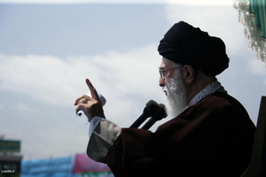 قائد انقلاب اسلامي آيت اللہ العظمي خامنہ اي